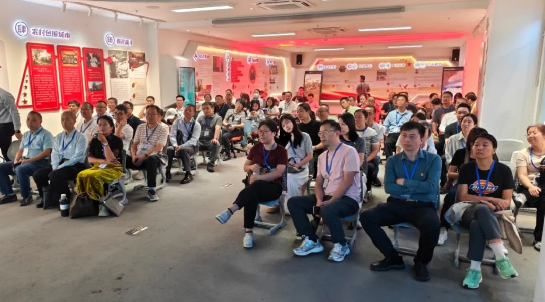 敬老公益迎重陽(yáng)丨“小板凳”上汲取別樣的奮進(jìn)力量